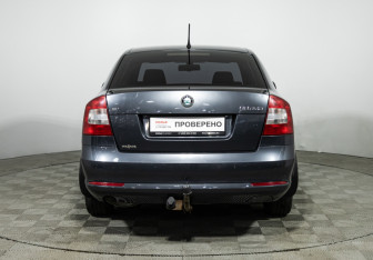Подержанный автомобиль Skoda Octavia Liftback 2011 года (6 фото)