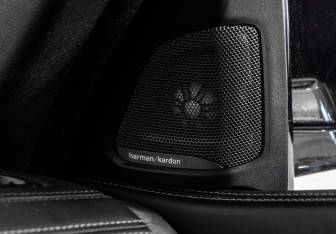 Подержанный автомобиль BMW X6 2018 года (21 фото)