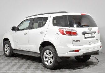 Подержанный автомобиль Chevrolet TrailBlazer 2013 года (7 фото)