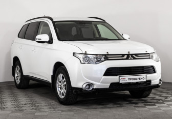 Подержанный автомобиль Mitsubishi Outlander 2012 года (3 фото)