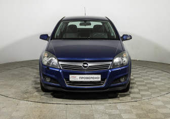 Подержанный автомобиль Opel Astra Hatchback 2007 года (2 фото)