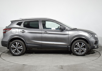 Подержанный автомобиль Nissan Qashqai 2021 года (4 фото)