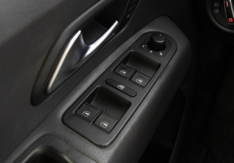 Подержанный автомобиль Volkswagen Amarok 2013 года (17 фото)