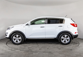 Подержанный автомобиль Kia Sportage 2011 года (8 фото)
