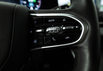 Подержанный автомобиль Omoda C5 2023 года (20 фото)