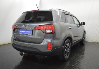 Подержанный автомобиль Kia Sorento 2018 года (5 фото)