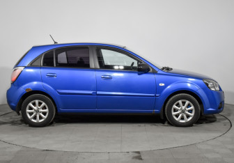 Подержанный автомобиль Kia Rio Hatchback 2010 года (4 фото)