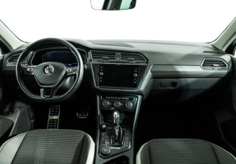 Подержанный автомобиль Volkswagen Tiguan 2020 года (13 фото)