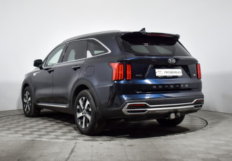 Подержанный автомобиль Kia Sorento 2021 года (7 фото)
