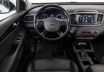 Подержанный автомобиль Kia Sorento 2019 года (11 фото)