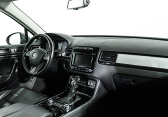 Подержанный автомобиль Volkswagen Touareg 2011 года (9 фото)