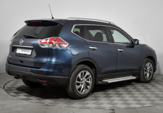 Подержанный автомобиль Nissan X-Trail 2015 года (5 фото)