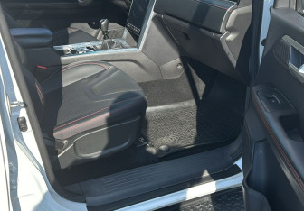 Подержанный автомобиль JAC T8 Pro 2023 года (11 фото)