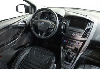 Подержанный автомобиль Ford Focus Sedan 2019 года (8 фото)