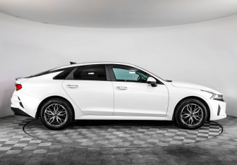 Подержанный автомобиль Kia K5 2020 года (5 фото)
