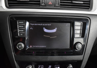 Подержанный автомобиль Skoda Rapid Liftback 2017 года (15 фото)