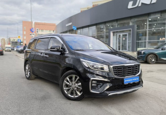 Подержанный автомобиль Kia Carnival 2019 года (3 фото)