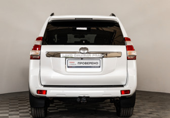 Подержанный автомобиль Toyota Land Cruiser Prado 2016 года (6 фото)