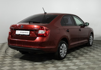 Подержанный автомобиль Skoda Rapid Liftback 2017 года (5 фото)