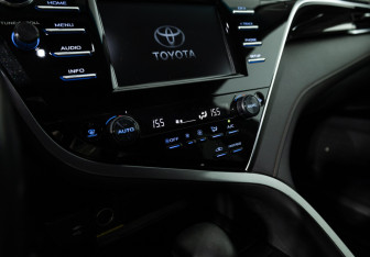 Подержанный автомобиль Toyota Camry Sedan 2019 года (16 фото)