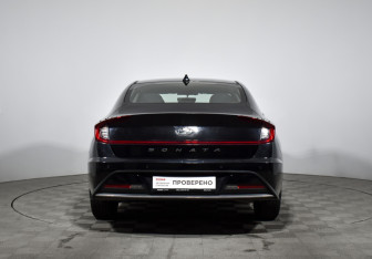 Подержанный автомобиль Hyundai Sonata 2020 года (6 фото)