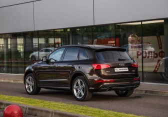 Подержанный автомобиль Audi Q5 2015 года (8 фото)