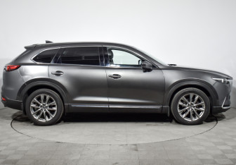 Подержанный автомобиль Mazda CX-9 2017 года (4 фото)