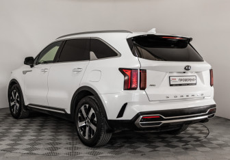 Подержанный автомобиль Kia Sorento 2020 года (8 фото)
