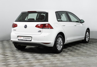 Подержанный автомобиль Volkswagen Golf Hatchback 2013 года (5 фото)