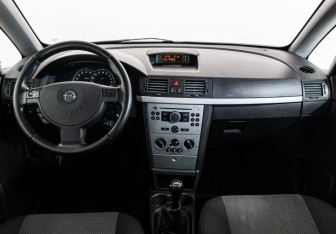 Подержанный автомобиль Opel Meriva 2008 года (10 фото)