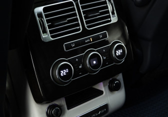 Подержанный автомобиль Land Rover Range Rover 2014 года (25 фото)