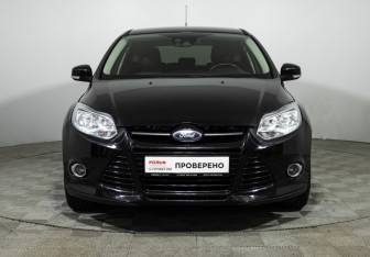 Подержанный автомобиль Ford Focus Hatchback 2014 года (2 фото)