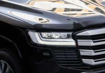 Подержанный автомобиль Toyota Land Cruiser Suv 2022 года (11 фото)