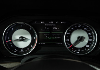 Подержанный автомобиль Volkswagen Touareg 2018 года (12 фото)