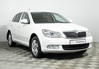 Подержанный автомобиль Skoda Octavia Liftback 2012 года (3 фото)