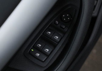 Подержанный автомобиль BMW X1 2019 года (26 фото)