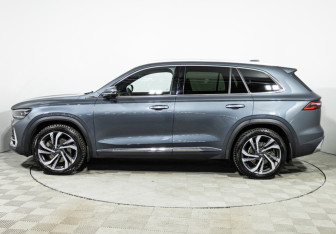 Подержанный автомобиль Geely Monjaro 2023 года (8 фото)