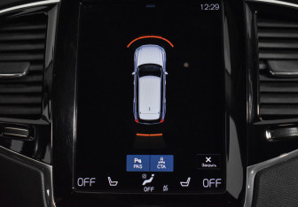 Подержанный автомобиль Volvo XC90 2019 года (18 фото)