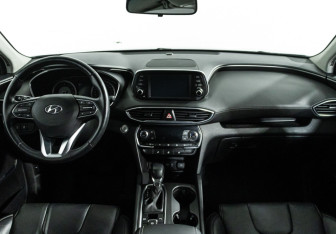 Подержанный автомобиль Hyundai Santa Fe 2018 года (13 фото)