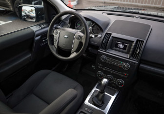 Подержанный автомобиль Land Rover Freelander 2013 года (10 фото)