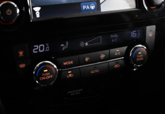 Подержанный автомобиль Nissan X-Trail 2016 года (16 фото)