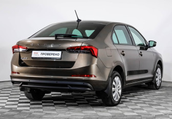 Подержанный автомобиль Skoda Rapid Liftback 2021 года (5 фото)