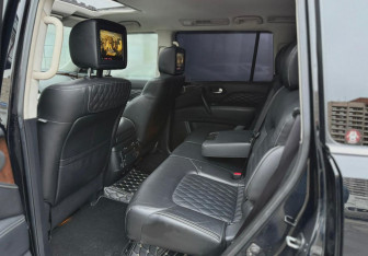 Подержанный автомобиль Infiniti QX80 2019 года (14 фото)