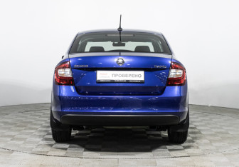 Подержанный автомобиль Skoda Rapid Liftback 2019 года (6 фото)