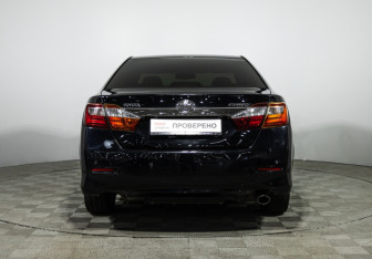 Подержанный автомобиль Toyota Camry Sedan 2012 года (6 фото)