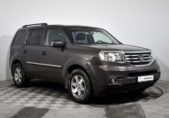 Подержанный автомобиль Honda Pilot 2013 года (3 фото)