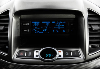 Подержанный автомобиль Chevrolet Captiva 2012 года (14 фото)