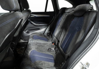 Подержанный автомобиль BMW X1 2018 года (10 фото)