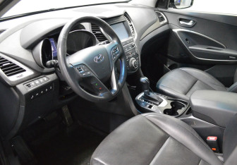 Подержанный автомобиль Hyundai Santa Fe 2016 года (10 фото)