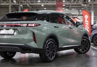 Подержанный автомобиль Exeed RX 2023 года (8 фото)